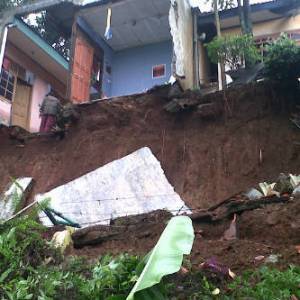 School building destroyed by landslide 